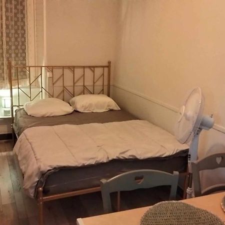 Апартаменти Le Nid Douillet Champetre Linge Fourni Ла-Бурбуль Екстер'єр фото