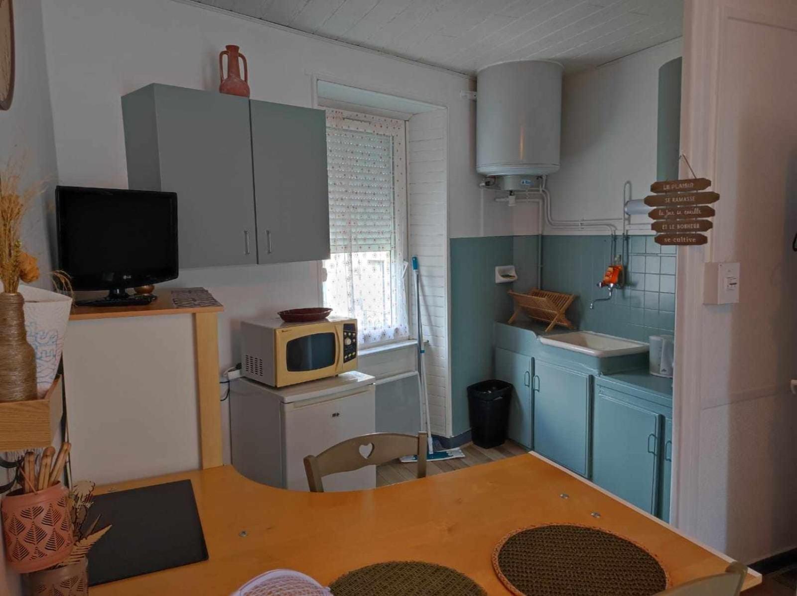 Апартаменти Le Nid Douillet Champetre Linge Fourni Ла-Бурбуль Екстер'єр фото